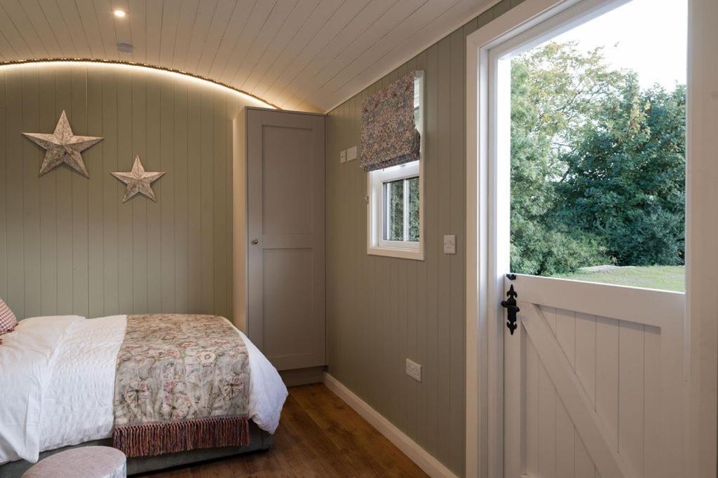 Barfield Shepherds Hut Марафелт Экстерьер фото