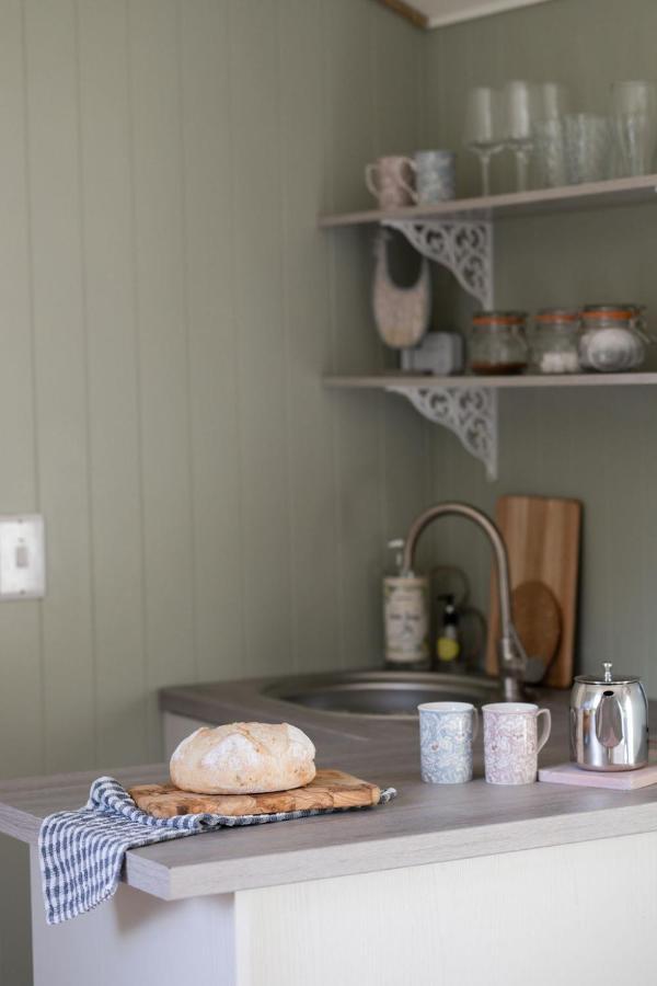 Barfield Shepherds Hut Марафелт Экстерьер фото